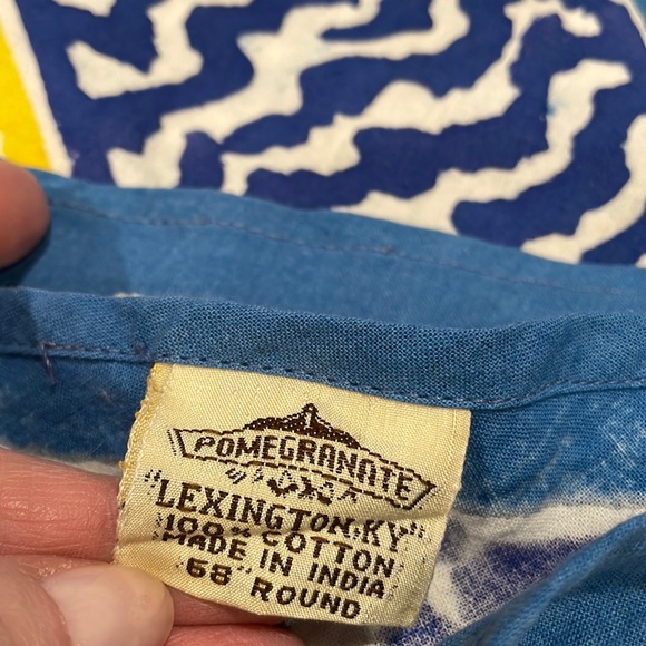 Pomegranate Linen 68 inch Round Tablecloth and 12 napkins. NWT - Picture 2 of 4